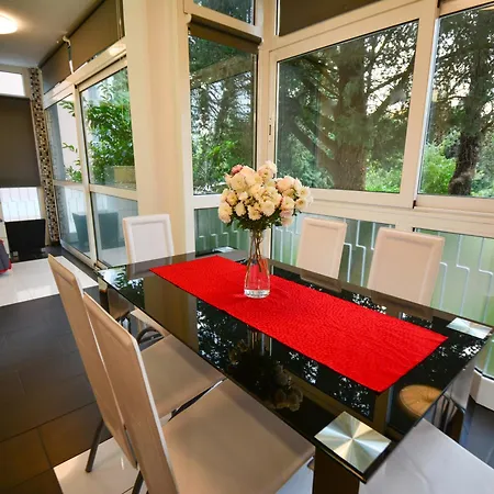 Luxurious Flores Apartment Portorož
