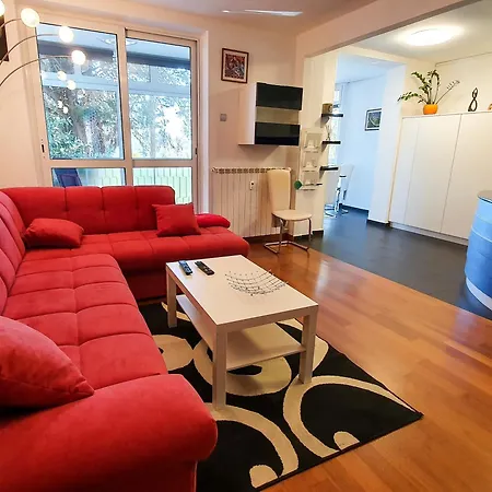 Luxurious Flores Apartment *