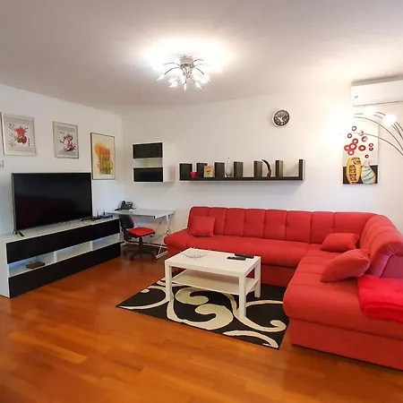 Luxurious Flores Apartment