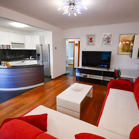 Luxurious Flores Apartment *